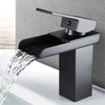 Robinet de lavabo "Chute d'eau"